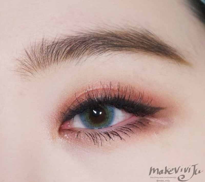 Red_orange-eyeshadow-makeup-asia